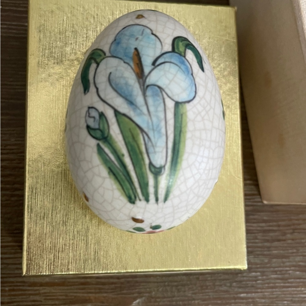 Vintage 1975 Hand Made Italy Veneto Flair Porcelain Egg 4858/7500 Easter Lily